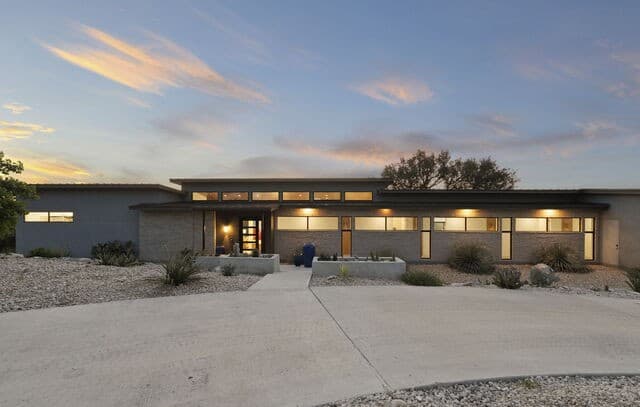 4-bedroom rental at 352 Arthur Ct in Spring Branch, TX — photo 3