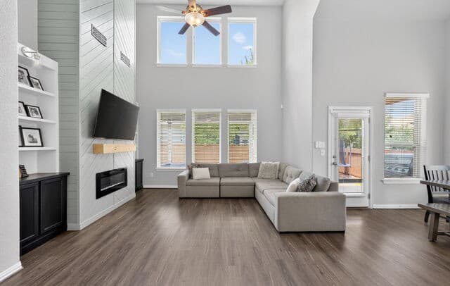 4-bedroom rental at 2805 Cheney Rd in Schertz, TX — photo 2