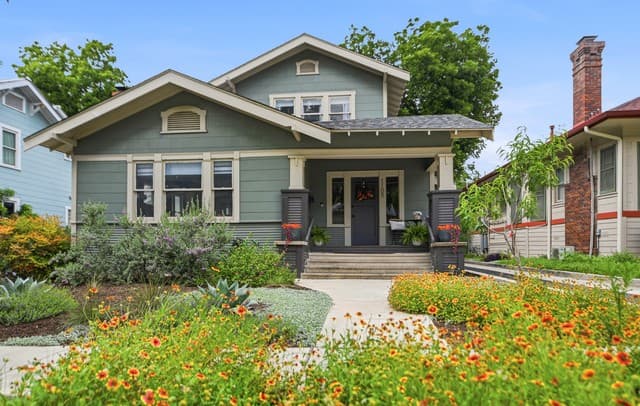Home for sale at 1105 W Mulberry in San Antonio, TX — photo 2