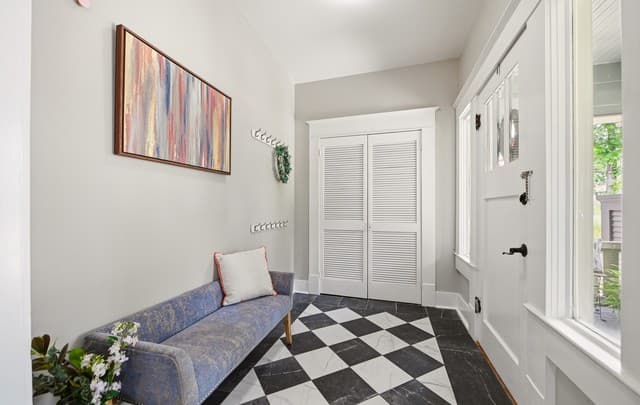 Home for sale at 1105 W Mulberry in San Antonio, TX — photo 5