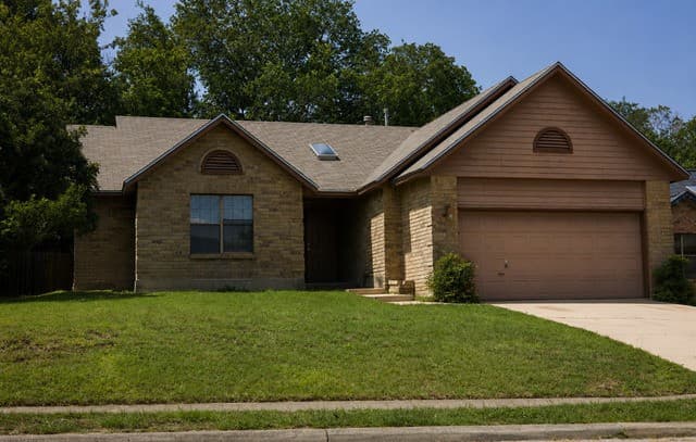 3-bedroom rental at 8419 Tiguex in Universal City, TX — photo 1