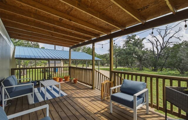 3-bedroom rental at 256 Nakomis Dr in Bandera, TX — photo 3