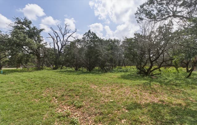 3-bedroom rental at 256 Nakomis Dr in Bandera, TX — photo 4