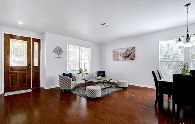 5-bedroom rental at 2911 Zurich in San Antonio, TX — photo 4