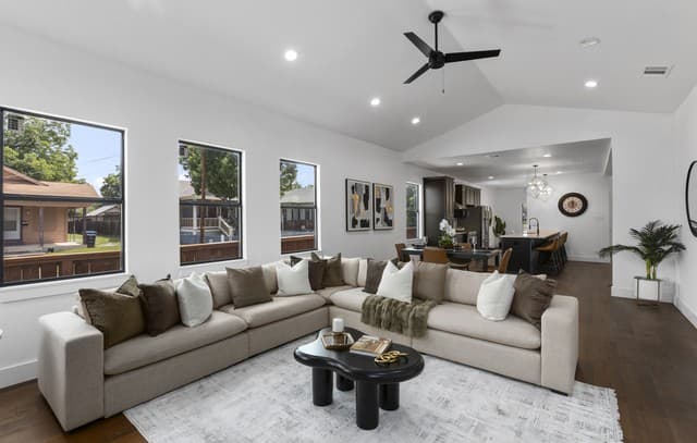 3-bedroom rental at 101 Haynes Avenue in San Antonio, TX — photo 3