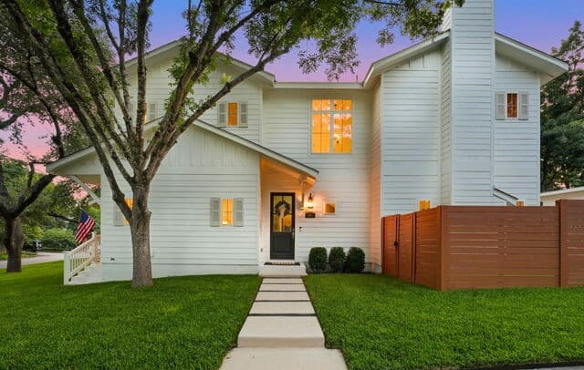 4-bedroom rental at 301 Ogden Ln in Alamo Heights, TX — photo 2
