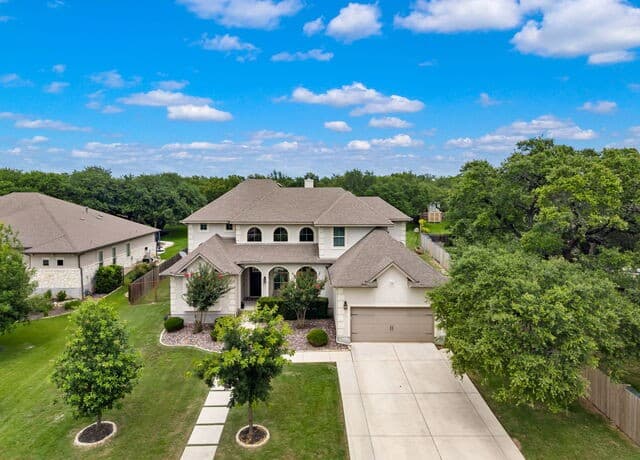 5-bedroom rental at 28906 Balcones Crk in Boerne, TX — photo 1