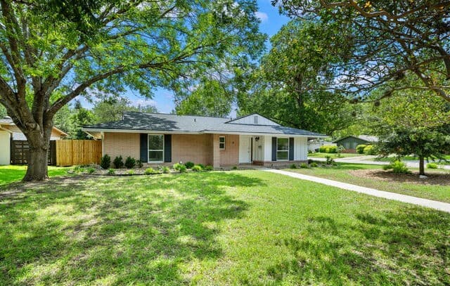 Home for sale at 8235 Greenbrier in San Antonio, TX — photo 2