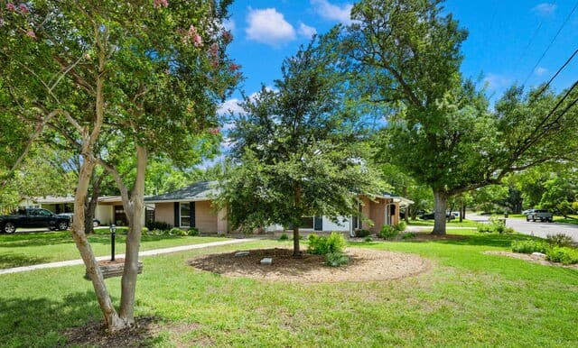Home for sale at 8235 Greenbrier in San Antonio, TX — photo 3