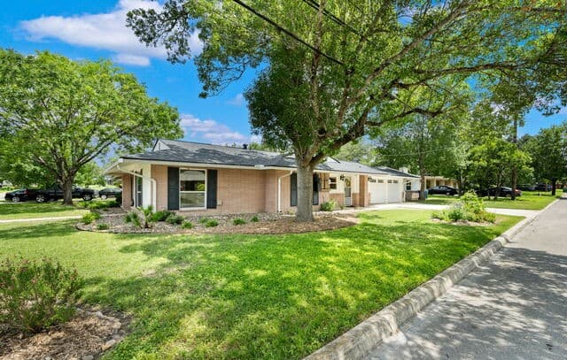 Home for sale at 8235 Greenbrier in San Antonio, TX — photo 5