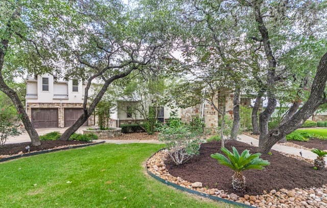 Home for sale at 126 S Tower Dr in San Antonio, TX — photo 2
