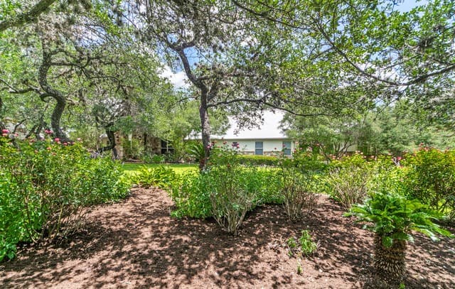 Home for sale at 126 S Tower Dr in San Antonio, TX — photo 4