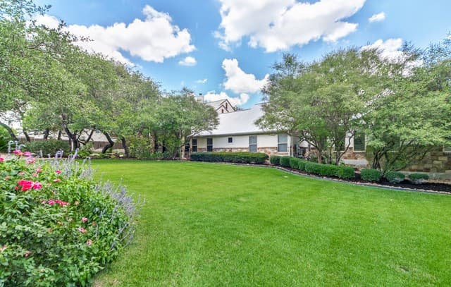 Home for sale at 126 S Tower Dr in San Antonio, TX — photo 5