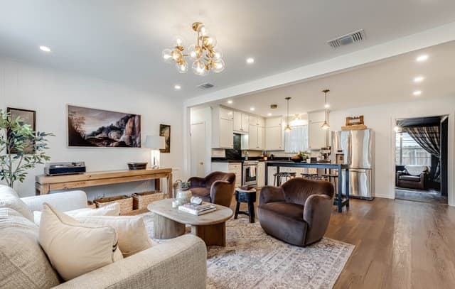3-bedroom rental at 528 Frey St in Boerne, TX — photo 1