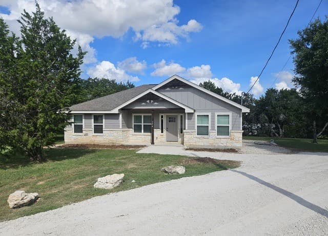 3-bedroom rental at 134 Alpine Ct in Spring Branch, TX — photo 3