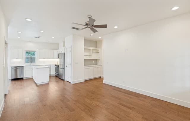 2-bedroom rental at 530 #1000 Oak Park Dr in Boerne, TX — photo 2