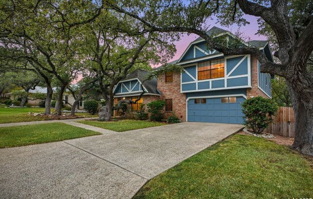 4-bedroom rental at 13123 Hunters Spring St in San Antonio, TX — photo 3