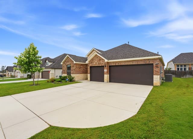 3-bedroom rental at 4178 Garden Path in Schertz, TX — photo 2