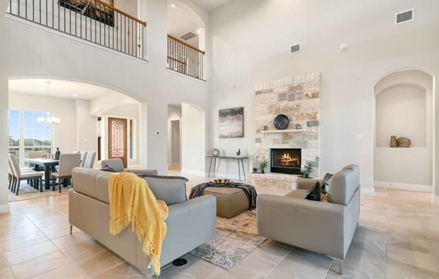 5-bedroom rental at 797 Lilly Blf in Castroville, TX — photo 4