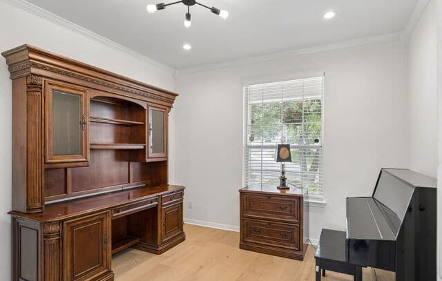 5-bedroom rental at 8918 Los Sonoma Rio in Helotes, TX — photo 4