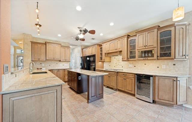 4-bedroom rental at 4501 Ridge Peak Dr in Schertz, TX — photo 5