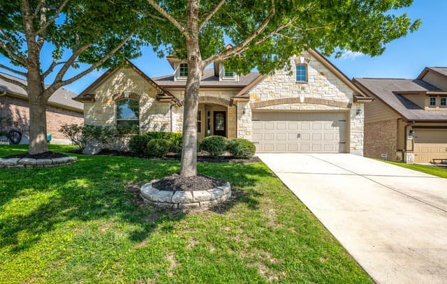 Home for sale at 824 Water Oak in Schertz, TX — photo 2