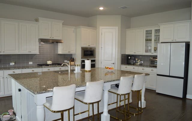 4-bedroom rental at 146 Stablewood Ct in Boerne, TX — photo 4