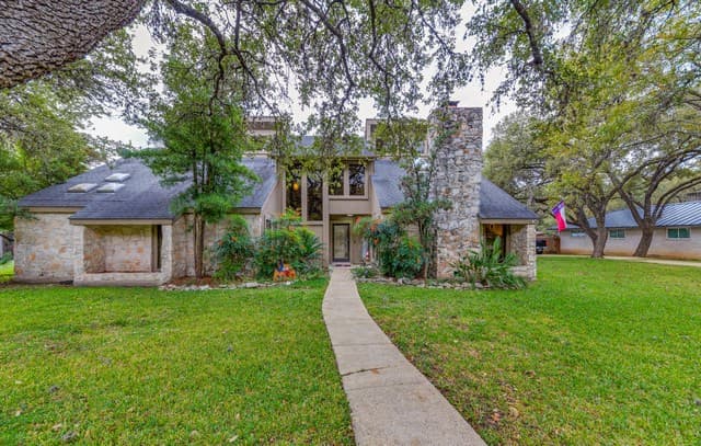 4-bedroom rental at 212 Sagecrest Dr in San Antonio, TX — photo 1