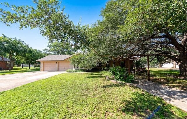 Home for sale at 119 Village Path in Castroville, TX — photo 2