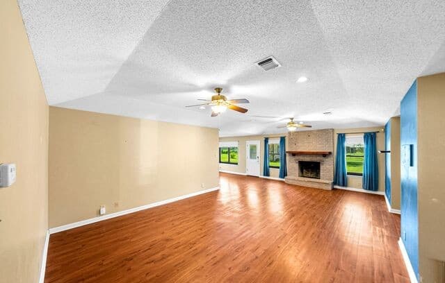 Home for sale at 119 Village Path in Castroville, TX — photo 5