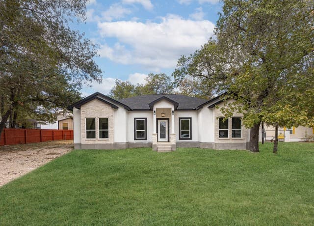 4-bedroom home for sale at 23031 Fawn Trail Dr in Elmendorf TX