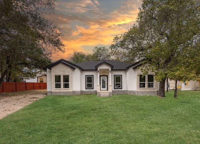 Home for sale at 23031 Fawn Trail Dr in Elmendorf, TX — photo 2