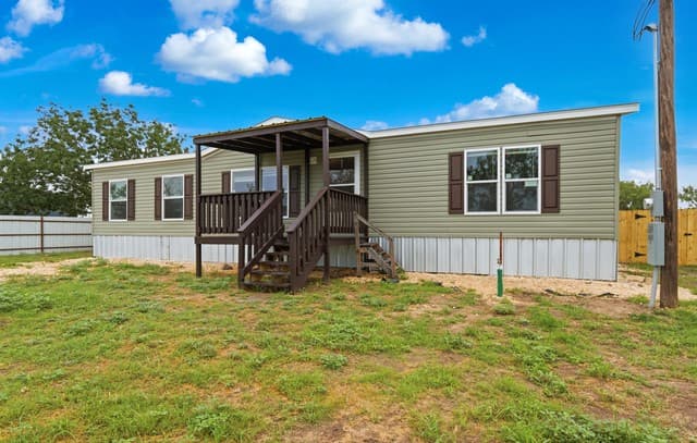 Home for sale at 11859 Jarratt Rd in Atascosa, TX — photo 4