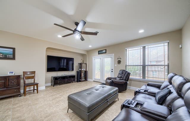 4-bedroom rental at 213 Landmark in Cibolo, TX — photo 3