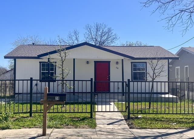 4-bedroom home for sale at 38 Carlota in San Antonio TX