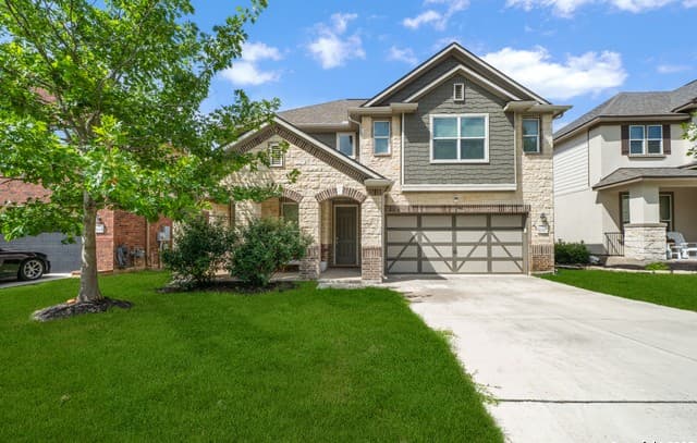 4-bedroom home for sale at 11312 Red Oak Turn in Helotes TX
