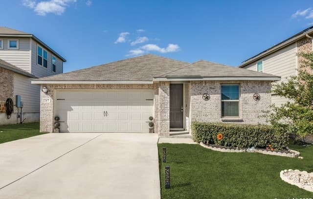4-bedroom home for sale at 4515 Yoakum Valley in Schertz TX