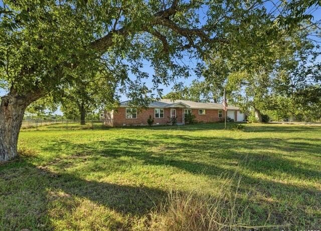 3-bedroom home for sale at 1979 County Road 651 in Devine TX