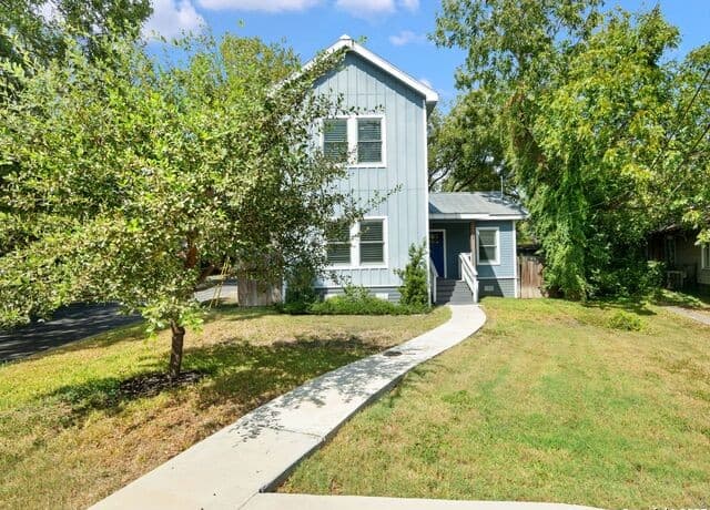 3-bedroom home for sale at 737 E Magnolia Avenue in San Antonio TX