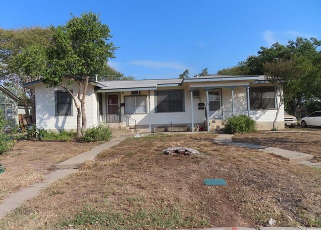2-bedroom rental at 331 Westminster in San Antonio TX