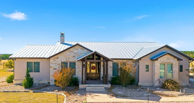 4-bedroom home for sale at 601 Garrison Rd in Fredericksburg TX