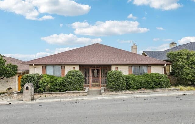 3-bedroom home for sale at 5817 Winding Ridge in Windcrest TX