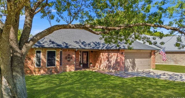 3-bedroom home for sale at 3624 Fox Run in Schertz TX