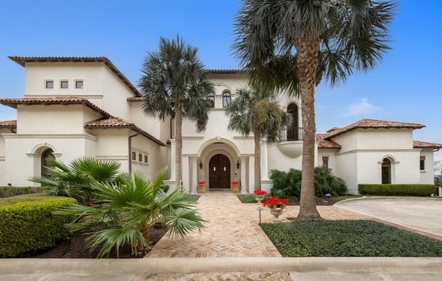5-bedroom home for sale at 59 Majestic Way in San Antonio TX