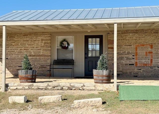 1-bedroom home for sale at 11 Main St in Blanco TX