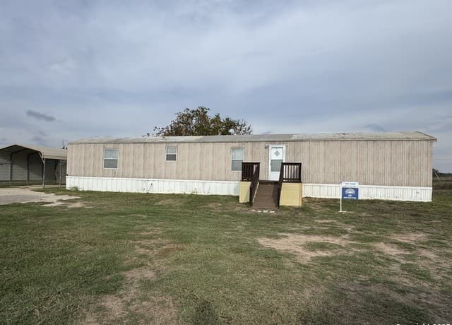 3-bedroom rental at 110 Deer Park Unit UNIT B in La Vernia TX