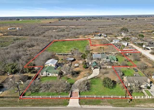 5-bedroom home for sale at 2103 Fm 2790 in Lytle TX