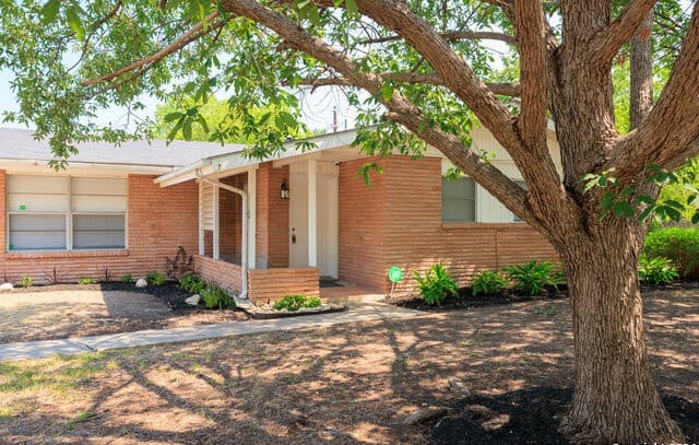 3-bedroom home for sale at 221 Windcrest in Windcrest TX