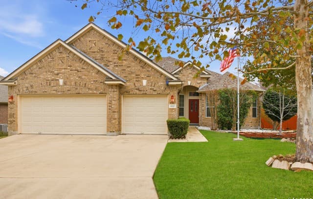 4-bedroom home for sale at 1402 Mesa Crk in San Antonio TX