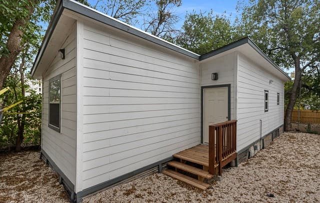 2-bedroom rental at 212 Mclane St Unit C in San Antonio TX